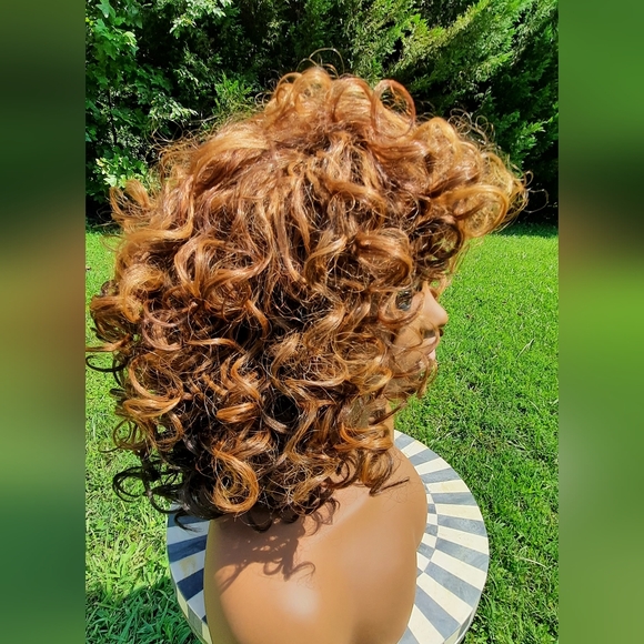 3 tone bouncy curls wig - Picture 10 of 13